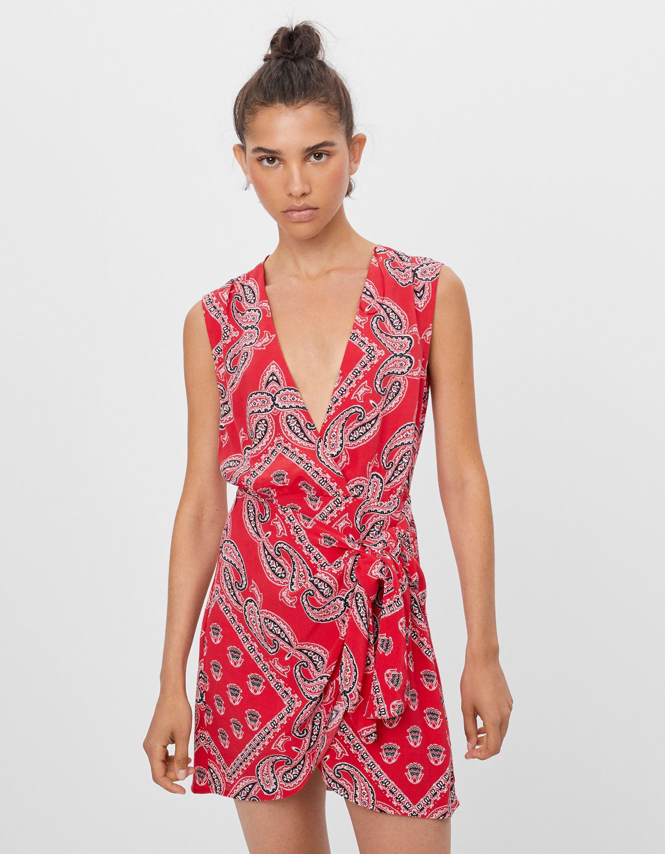 Wrap dress with paisley print - Dresses - Woman | Bershka
